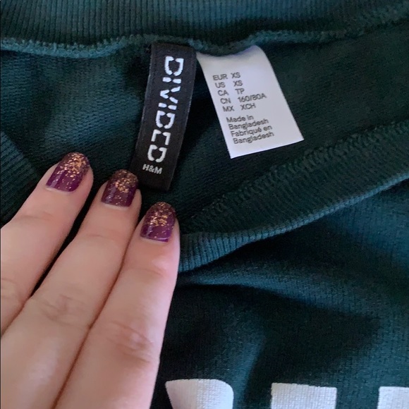 🎄HP🎄 “Property of no one” Size XSmall Sweatshirt - Picture 3 of 3